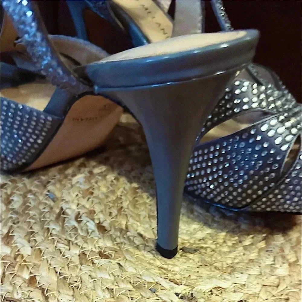 Antonio Melani Sessilee